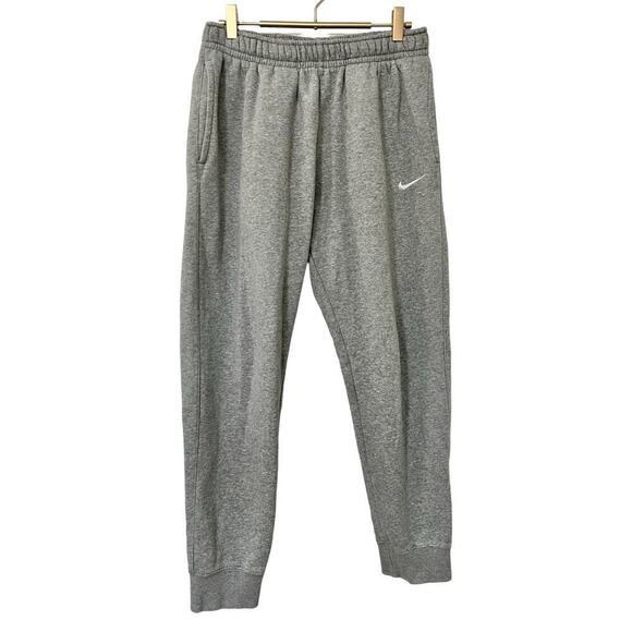 Nike Club Jogger Fleece Sweatpants Size M Grey Athletic Loungewear Men's - Picture 1 of 8